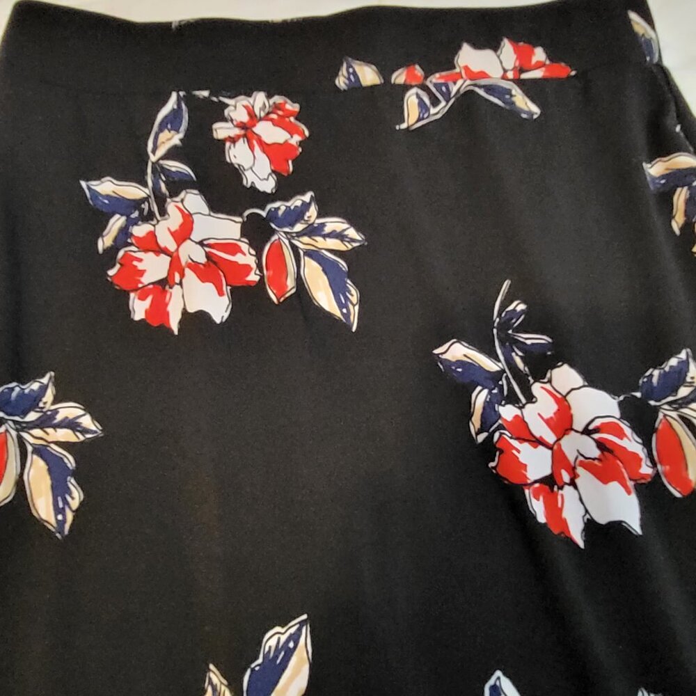 Le Chateau Sleeveless Blouse and Maxi Skirt - Picture 9 of 9